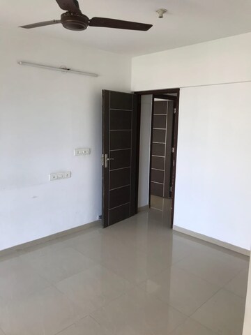 Room in 2 BHK Apartment at Nahar Jonquille And Jamaica, Chandivali – for Rent