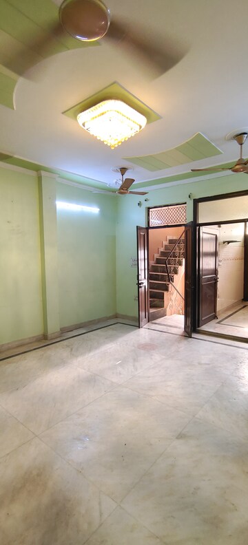 Room in 2 BHK Builder Floor at Uttam Nagar – for Rent