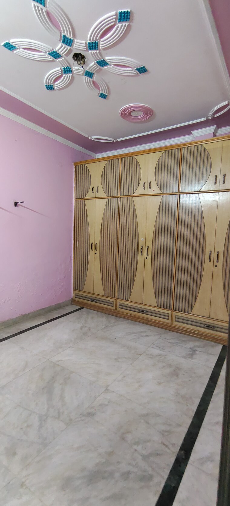 Room, uttam nagar 2 Bedroom 900 Sq.Ft. Builder Floor In Uttam Nagar Delhi 8448596