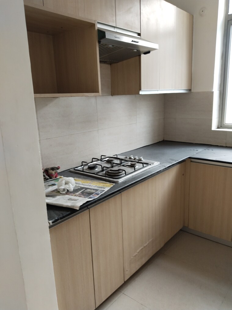 Kitchen, vatika-premium-floors 3.5 Bedroom 360 Sq.Yd. Builder Floor In Sector 82 Gurgaon 8448610