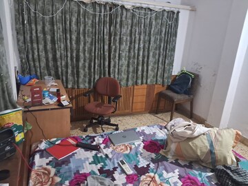 Bedroom in 2 BHK Apartment at Paldi – for Rent