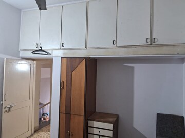 Room in 2 BHK Apartment at Paldi – for Rent