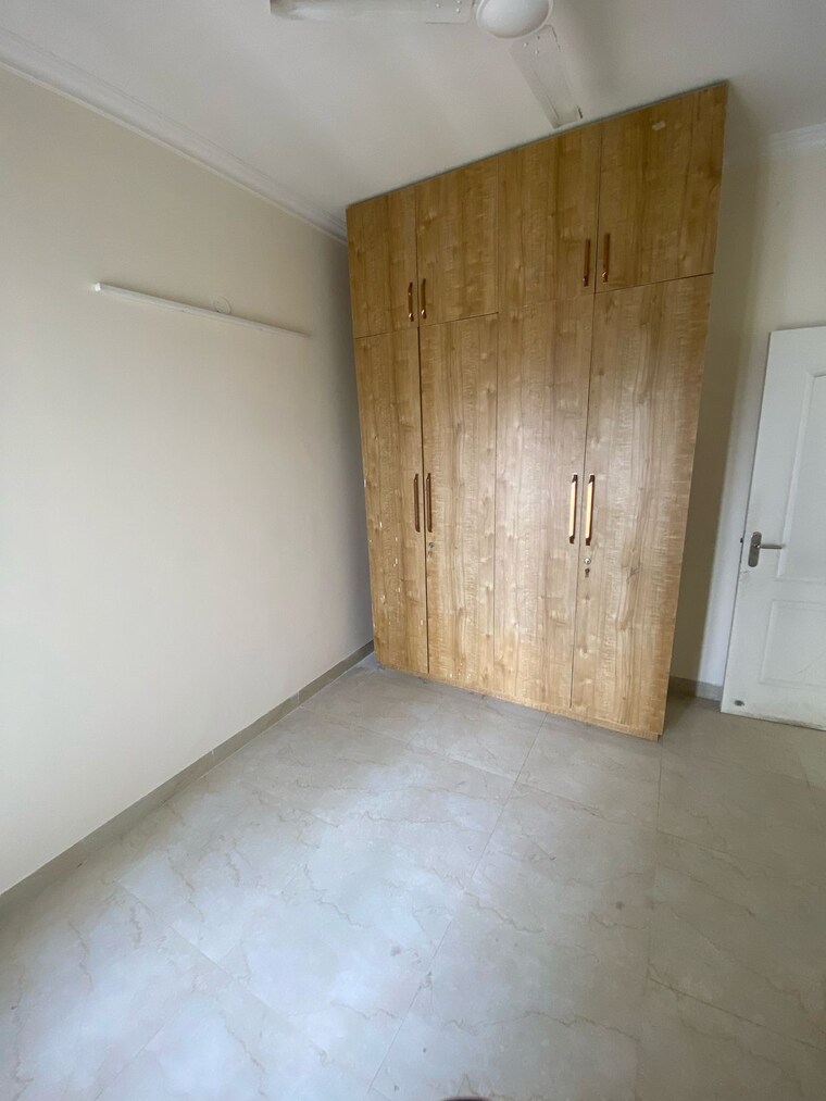 Room, shree-vardhman-victoria 3 Bedroom 1950 Sq.Ft. Apartment In Sector 70 Gurgaon 8448633