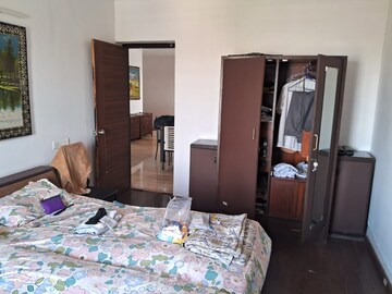 Bedroom in 3 BHK Apartment at Ellisbridge – for Rent