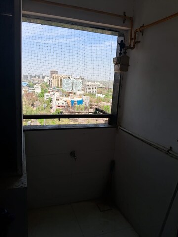 Room in 3 BHK Apartment at Ellisbridge – for Rent