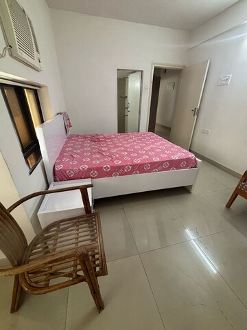 Bedroom in 2 BHK Apartment at Chuchum CHS, Santacruz West – for Rent