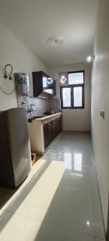 Kitchen in 1 BHK Builder Floor at Sushant Vyapaar Kendra, Sector 43 – for Rent