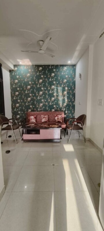 Kitchen in 1 BHK Builder Floor at Sushant Vyapaar Kendra, Sector 43 – for Rent