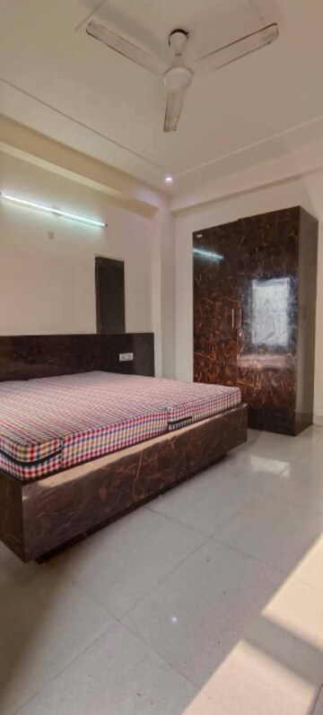Bedroom in 1 BHK Builder Floor at Sushant Vyapaar Kendra, Sector 43 – for Rent