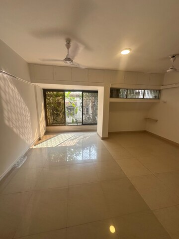 2 BHK Apartment For Rent in Bandra West