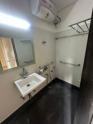 Team Area in 2 BHK Apartment at Bandra West – for Rent