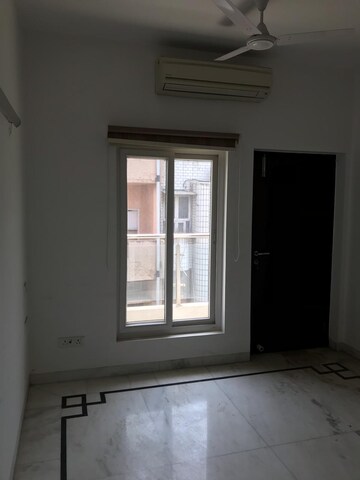 Room in 3 BHK Apartment at Greater Kailash I – for Rent