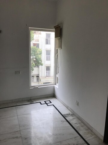 Room in 3 BHK Apartment at Greater Kailash I – for Rent