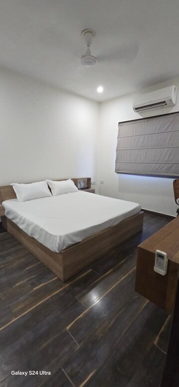 1 BHK Builder Floor For Rent in Sushant Vyapaar Kendra, Sector 43