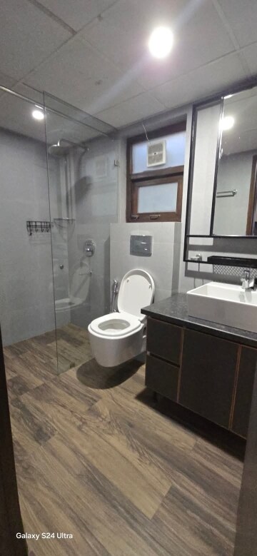 Bathroom in 1 BHK Builder Floor at Sushant Vyapaar Kendra, Sector 43 – for Rent