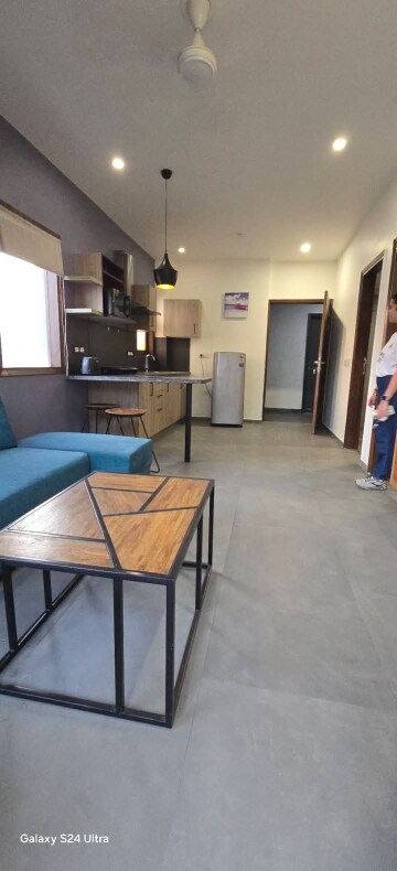 Living Room in 1 BHK Builder Floor at Sushant Vyapaar Kendra, Sector 43 – for Rent