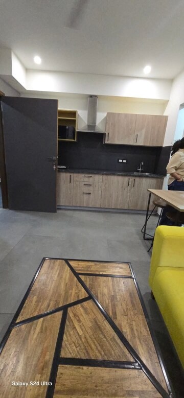 Furnished Amenities in 1 BHK Builder Floor at Sushant Vyapaar Kendra, Sector 43 – for Rent
