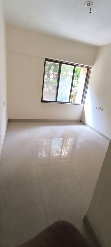 Master Bedroom in 1.5 BHK Apartment at Hubtown Gardenia, Mira Road – for Sale