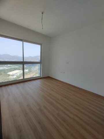 Room in 3 BHK Apartment at Aurum Q Islands, Ghansoli – for Rent