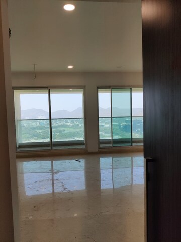 Room in 3 BHK Apartment at Aurum Q Islands, Ghansoli – for Rent