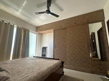Room in 3 BHK Apartment at SJR Blue Waters, Off Sarjapur Road – for Rent