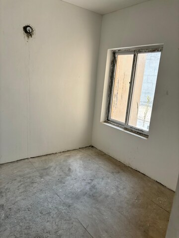 Room in 3 BHK Builder Floor at Bptp Park Floors I, Sector 77 – for Sale