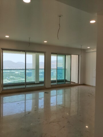 Room in 3 BHK Apartment at Aurum Q Residences, Ghansoli – for Rent