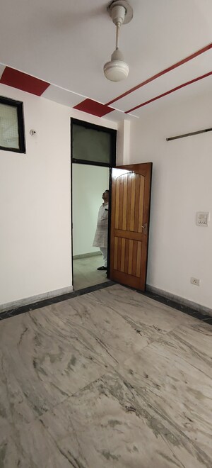 Room in 2 BHK Builder Floor at Uttam Nagar – for Rent