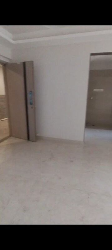 Room in 1 BHK Apartment at Vaibhavlaxmi East Syde, Ghatkopar East – for Rent