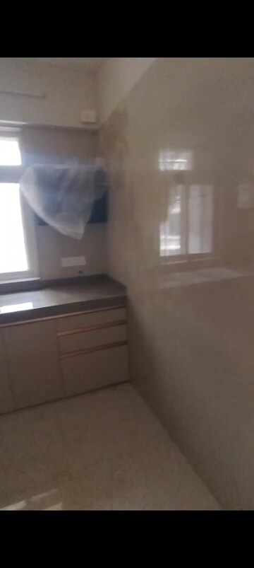 Room in 1 BHK Apartment at Vaibhavlaxmi East Syde, Ghatkopar East – for Rent