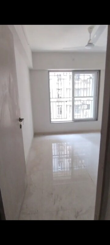Room in 1 BHK Apartment at Vaibhavlaxmi East Syde, Ghatkopar East – for Rent