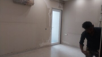 Room in 3 BHK Builder Floor at Unitech South City II, Sector 50 – for Rent