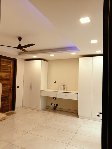 Master Bedroom in 4 BHK Builder Floor at Unitech South City II, Sector 50 – for Rent