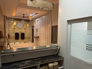  Shop For Rent in Gomti Nagar