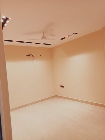 Room in 3 BHK Builder Floor at Kohli One Malibu Town, Sector 47 – for Rent