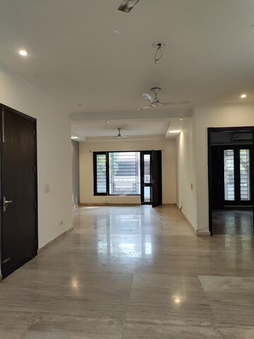 Room in 3 BHK Builder Floor at Kohli One Malibu Town, Sector 47 – for Rent