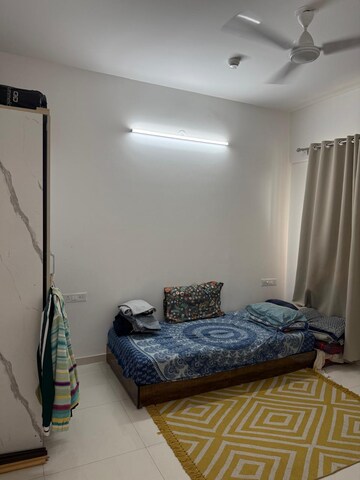 Bedroom in 2 BHK Apartment at Amanora Gold Towers, Hadapsar – for Rent