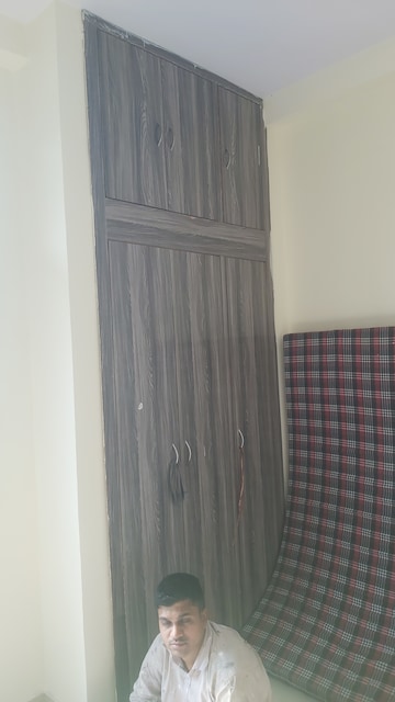 Room in 1 RK Builder Floor at Mayur Vihar – for Rent