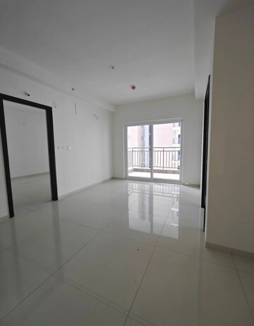 Room in 3 BHK Apartment at Rajapushpa Provincia, Narsingi – for Rent