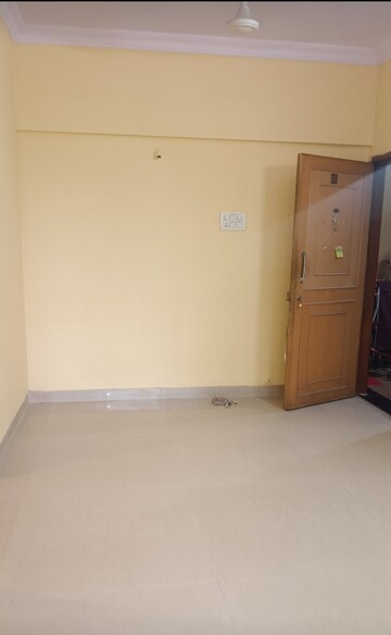 Room in 1 BHK Apartment at K Raheja Heights, Malad East – for Rent
