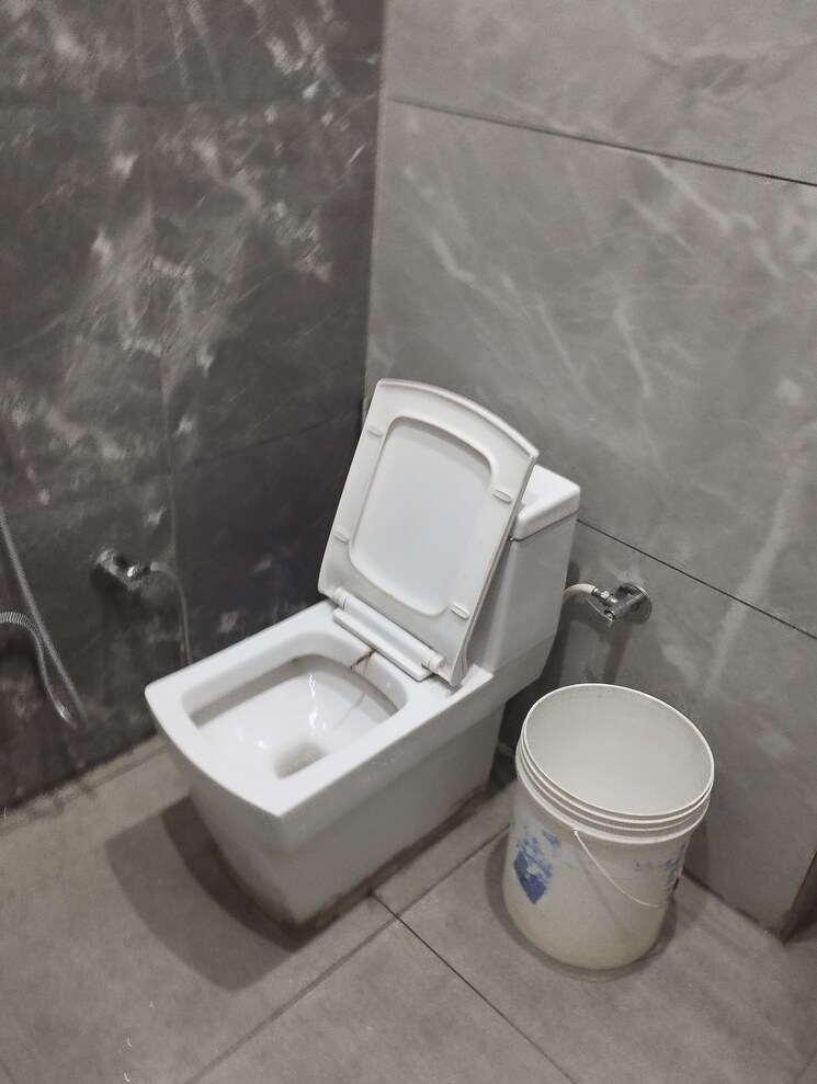 Bathroom, sonipat road 4 Bedroom 300 Sq.Yd. Independent House In Sonipat Road Sonipat 8449103