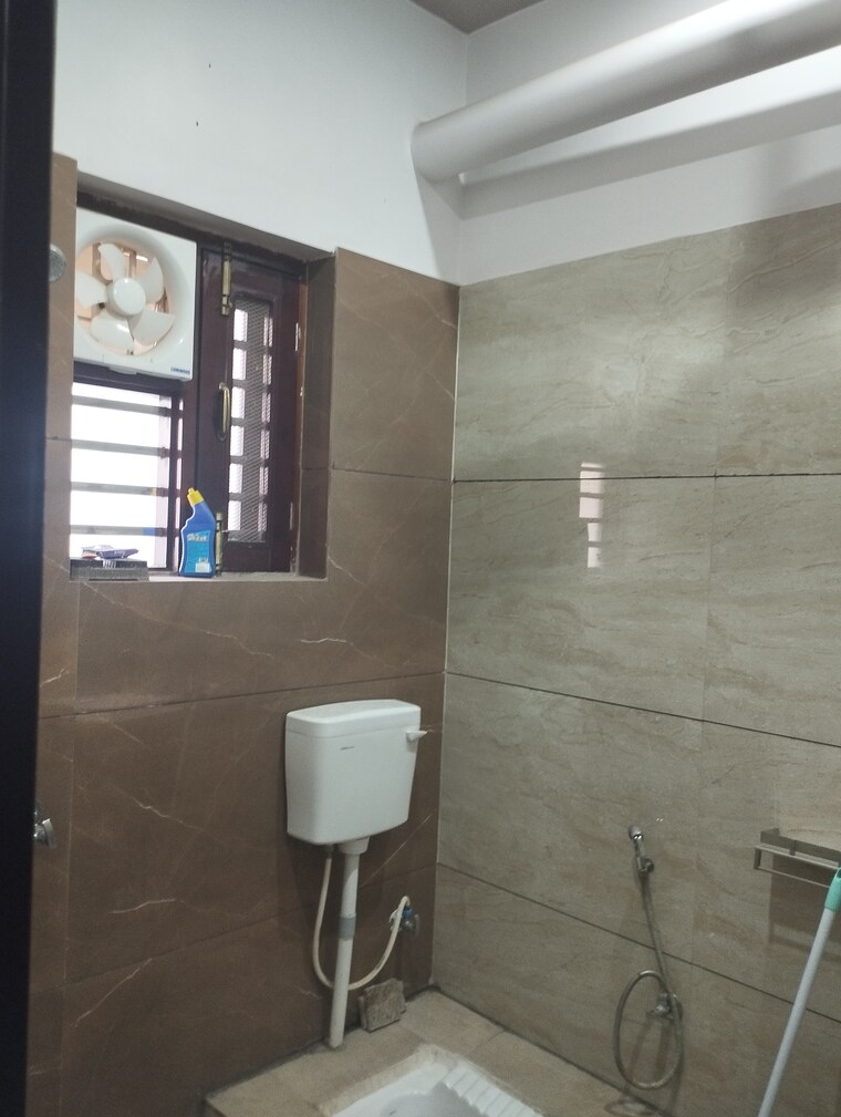 Bathroom, sonipat road 4 Bedroom 300 Sq.Yd. Independent House In Sonipat Road Sonipat 8449103