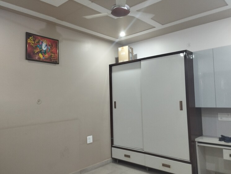 Room, sonipat road 4 Bedroom 300 Sq.Yd. Independent House In Sonipat Road Sonipat 8449103