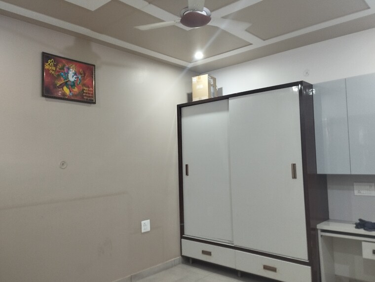 Room, sonipat road 4 Bedroom 300 Sq.Yd. Independent House In Sonipat Road Sonipat 8449103