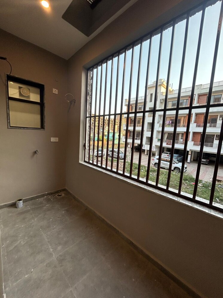 Balcony, patiala road 3.5 Bedroom 1450 Sq.Ft. Builder Floor In Patiala Road Zirakpur 8449081