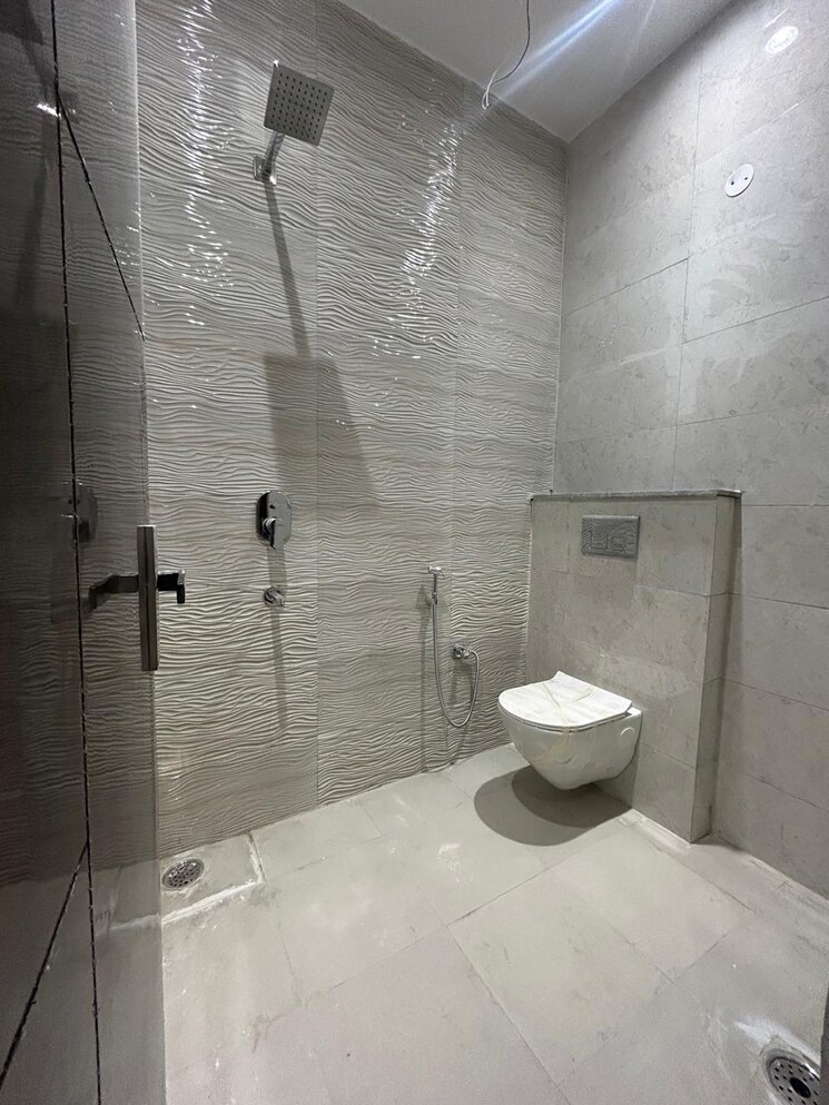 Bathroom, patiala road 3.5 Bedroom 1450 Sq.Ft. Builder Floor In Patiala Road Zirakpur 8449096
