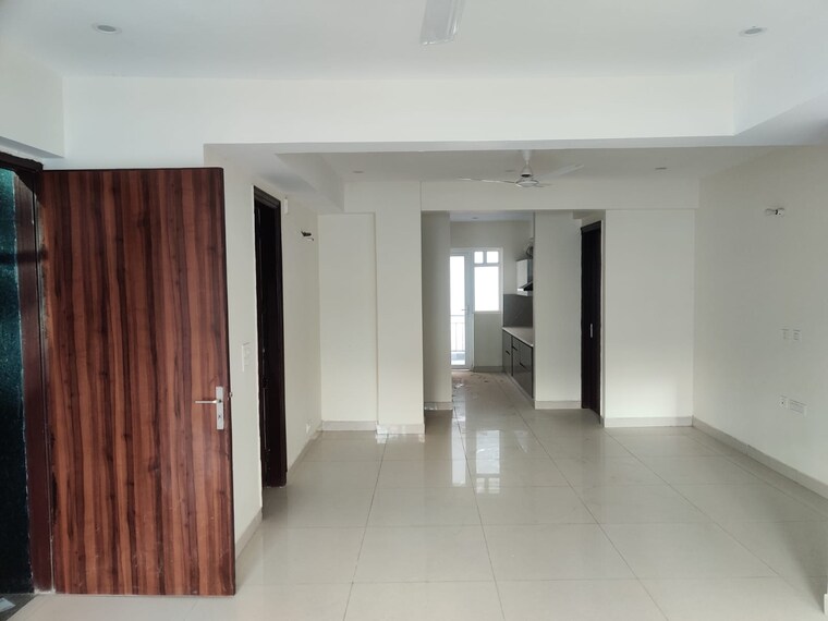 Room, ghb-splande 3 Bedroom 208 Sq.Yd. Apartment In Patiala Road Zirakpur 8449136