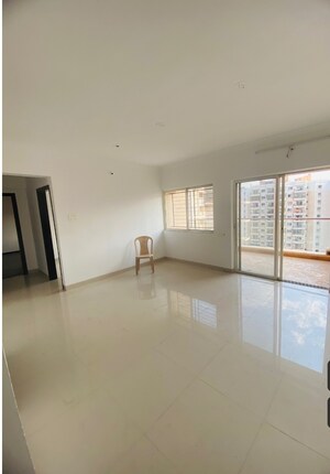 2 BHK Apartment For Sale in Salarpuria H And M Royal, Kondhwa