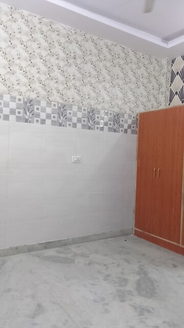 Room in 2 BHK Builder Floor at Rohini Sector 24 – for Rent