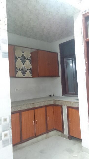Furnished Amenities in 2 BHK Builder Floor at Rohini Sector 24 – for Rent